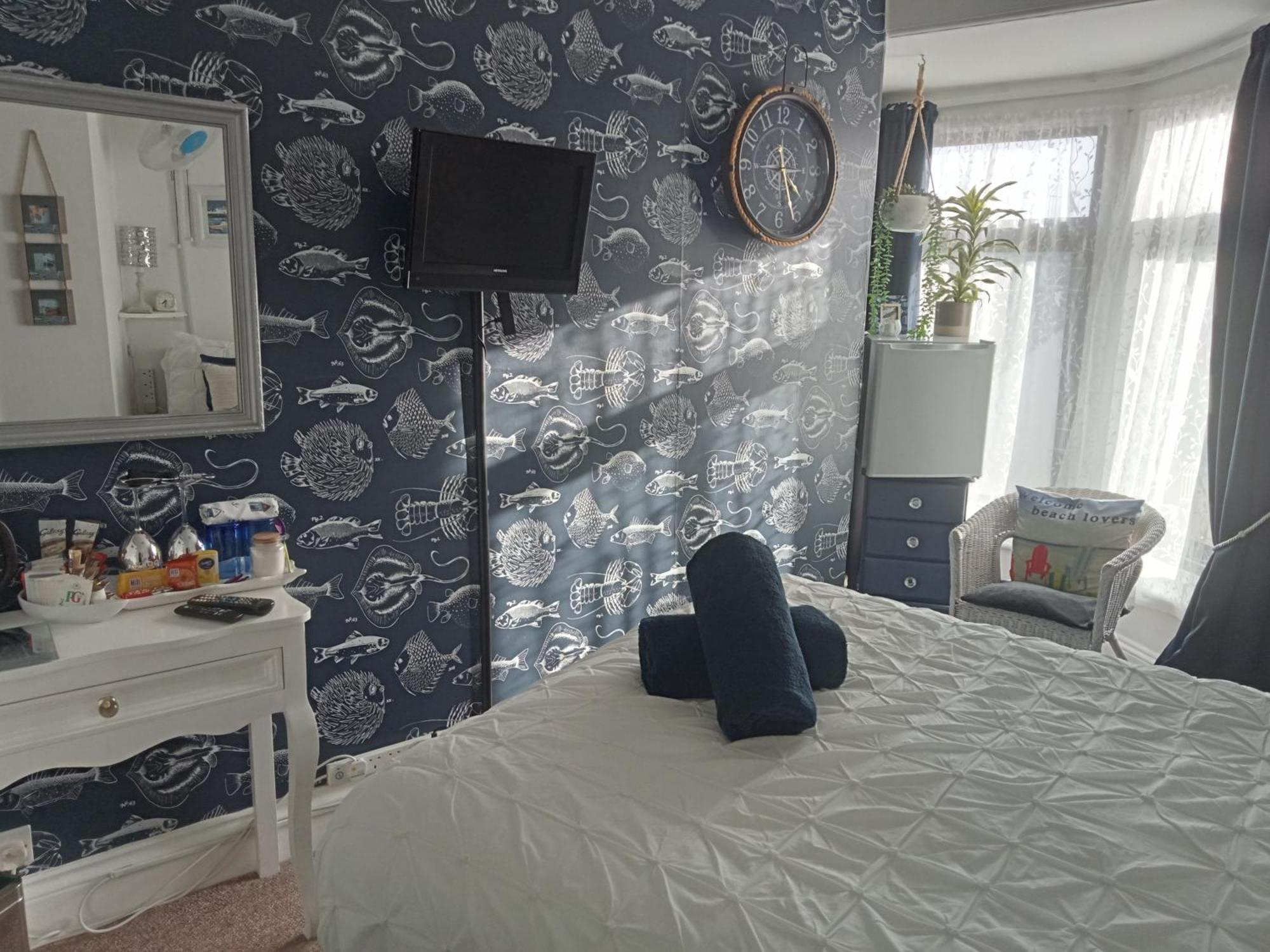 Marjune Guest House Weymouth Bagian luar foto