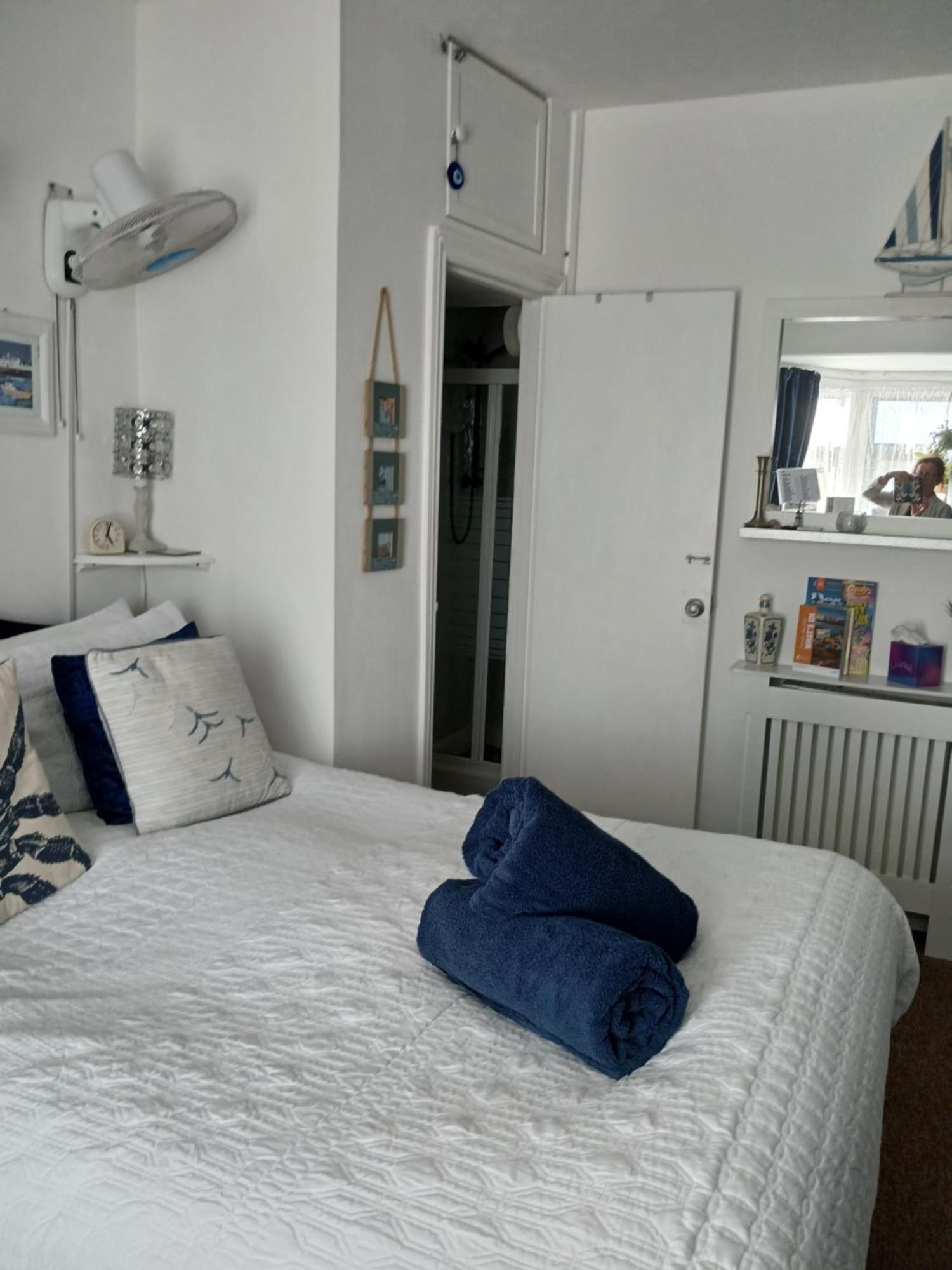 Marjune Guest House Weymouth Bagian luar foto