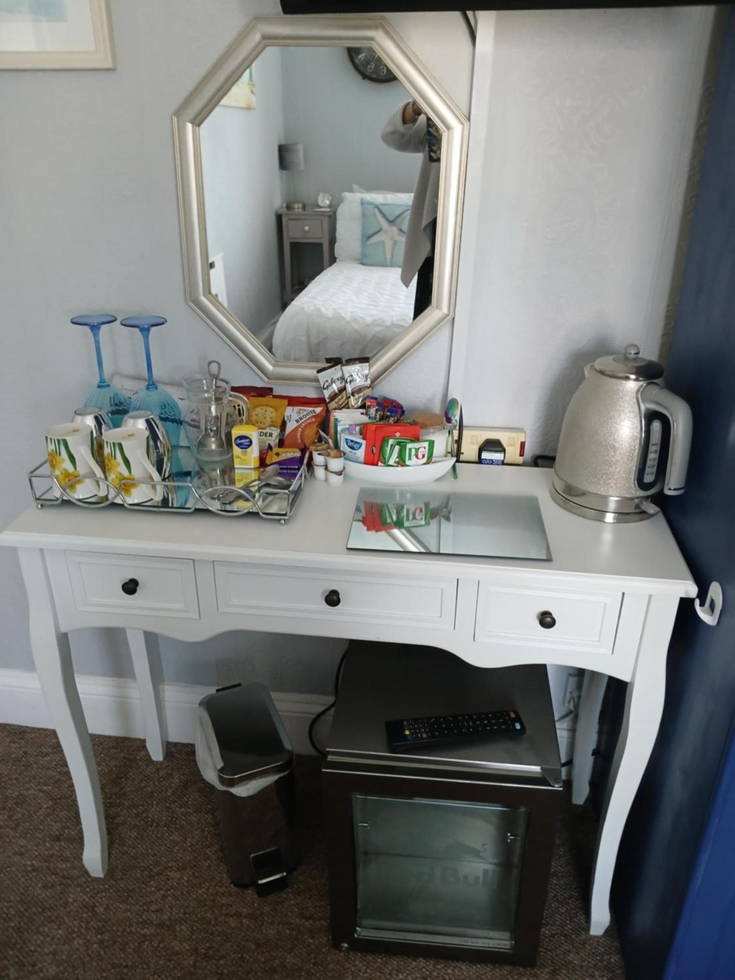 Marjune Guest House Weymouth Bagian luar foto