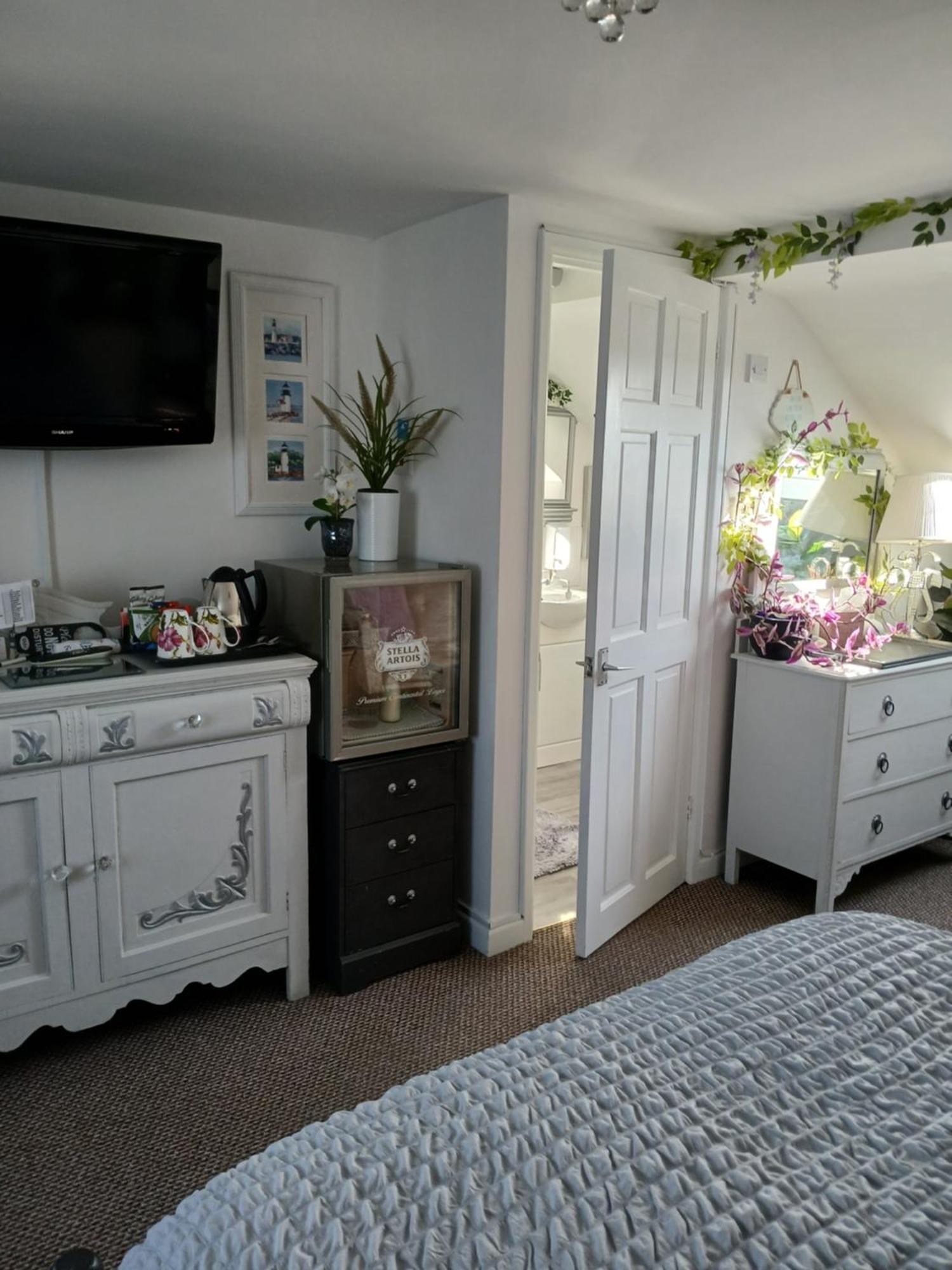 Marjune Guest House Weymouth Bagian luar foto